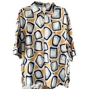 Geometric collared Button up shirt size large